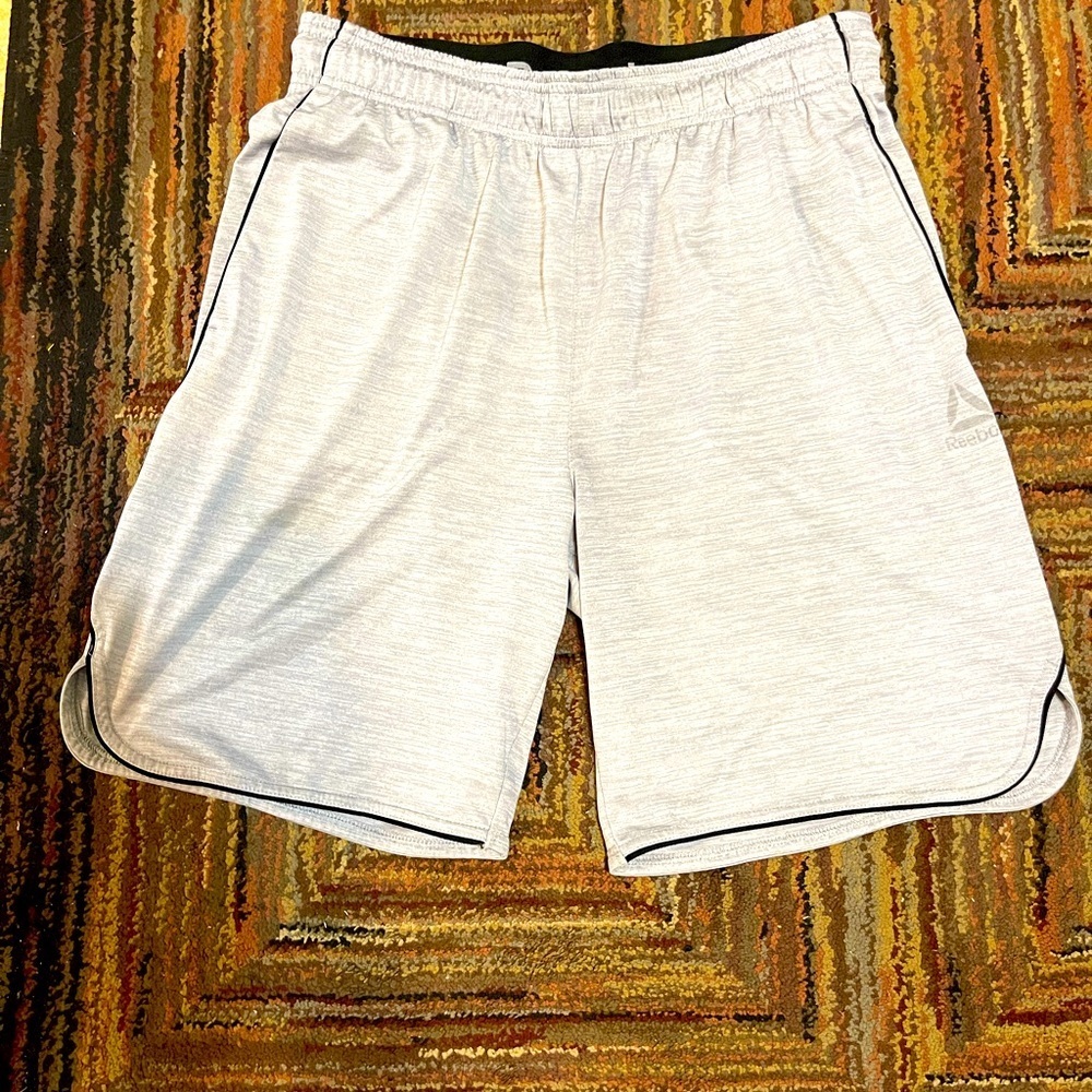 Mens Reebok Gray Running Workout Shorts Size Large Drawstring Stretch Waist - Picture 1 of 6
